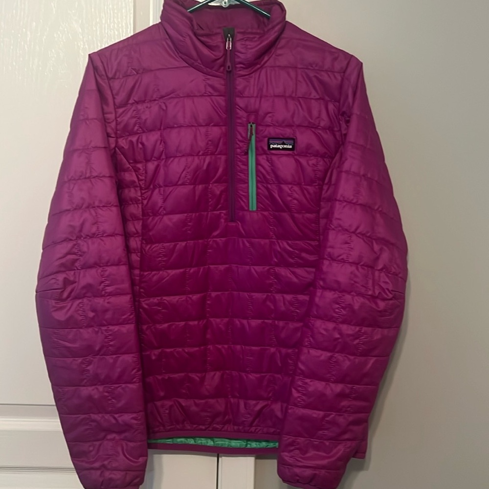 COPY - Purple Patagonia pull over size M See picture for small snag.